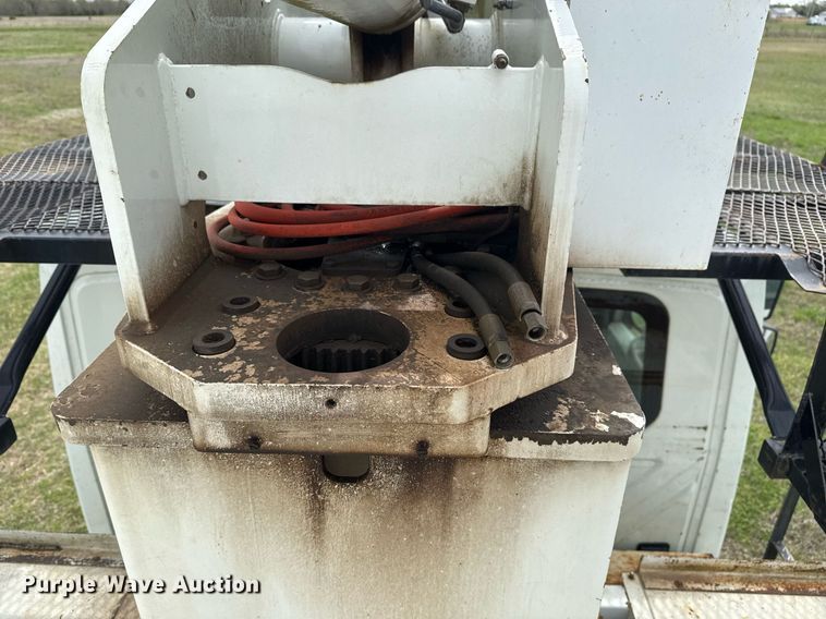 image for item DM5680 2008 International 4300 forestry bucket truck