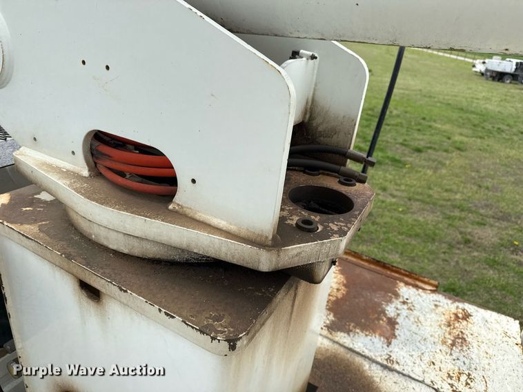 image for item DM5680 2008 International 4300 forestry bucket truck