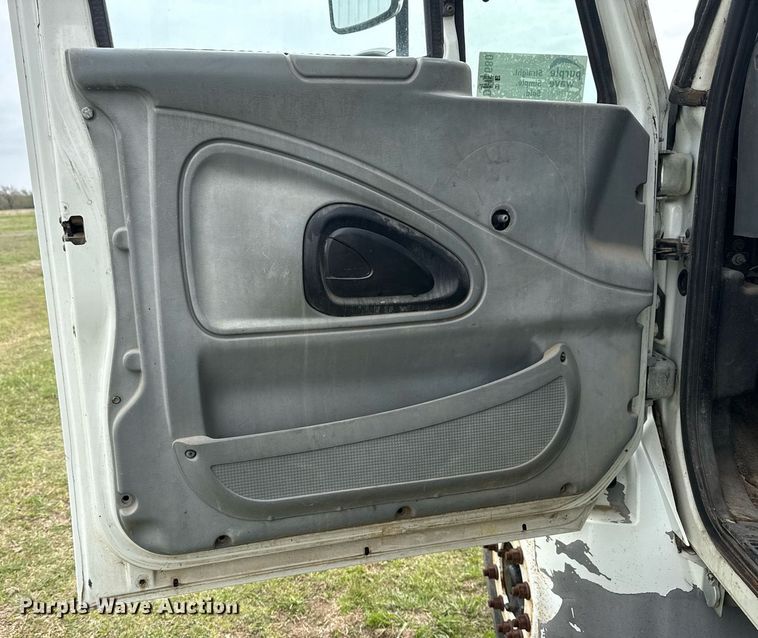 image for item DM5680 2008 International 4300 forestry bucket truck