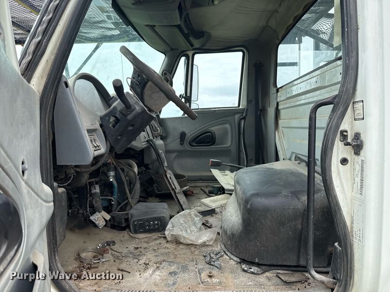 image for item DM5680 2008 International 4300 forestry bucket truck