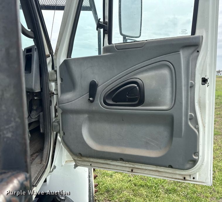 image for item DM5680 2008 International 4300 forestry bucket truck