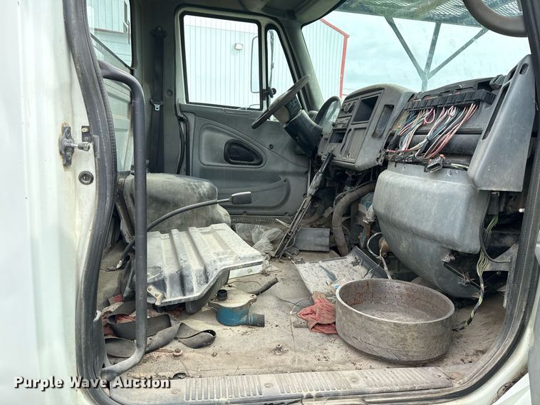 image for item DM5680 2008 International 4300 forestry bucket truck