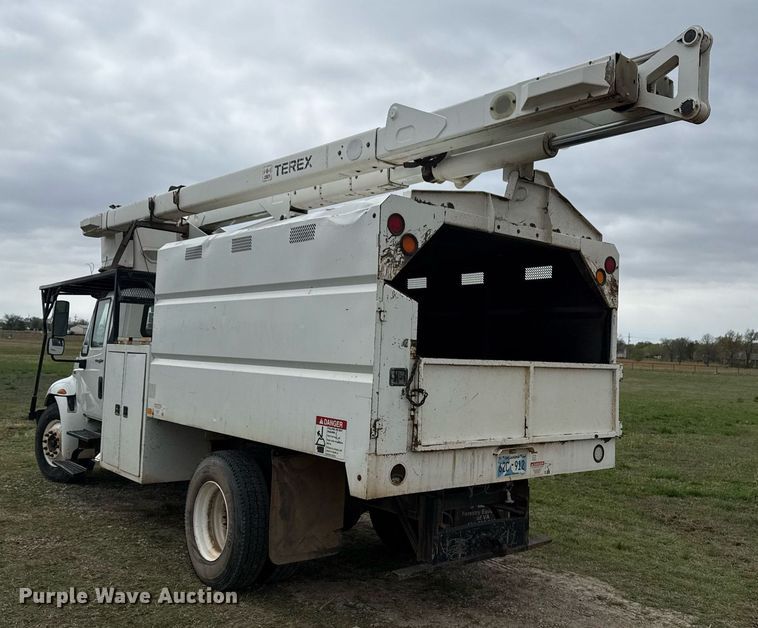 image for item DM5681 2009 International 4300 forestry bucket truck