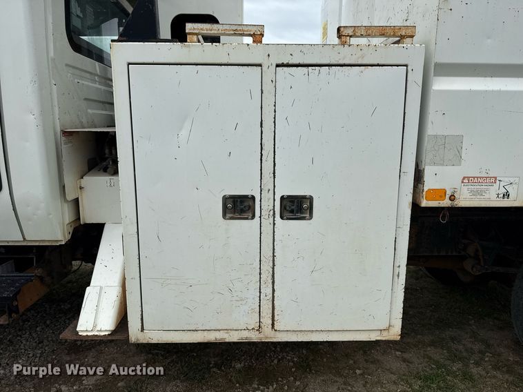 image for item DM5681 2009 International 4300 forestry bucket truck