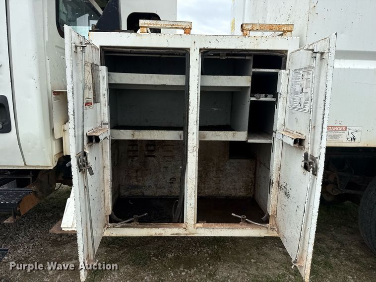 image for item DM5681 2009 International 4300 forestry bucket truck