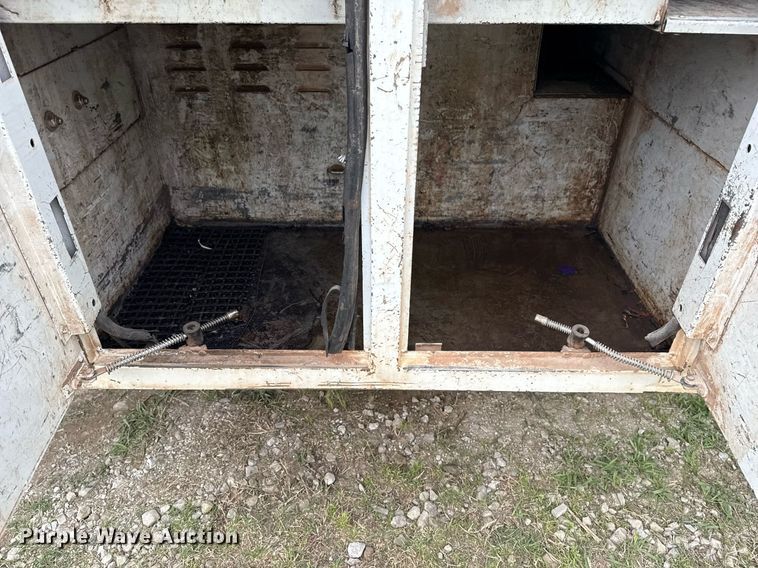 image for item DM5681 2009 International 4300 forestry bucket truck