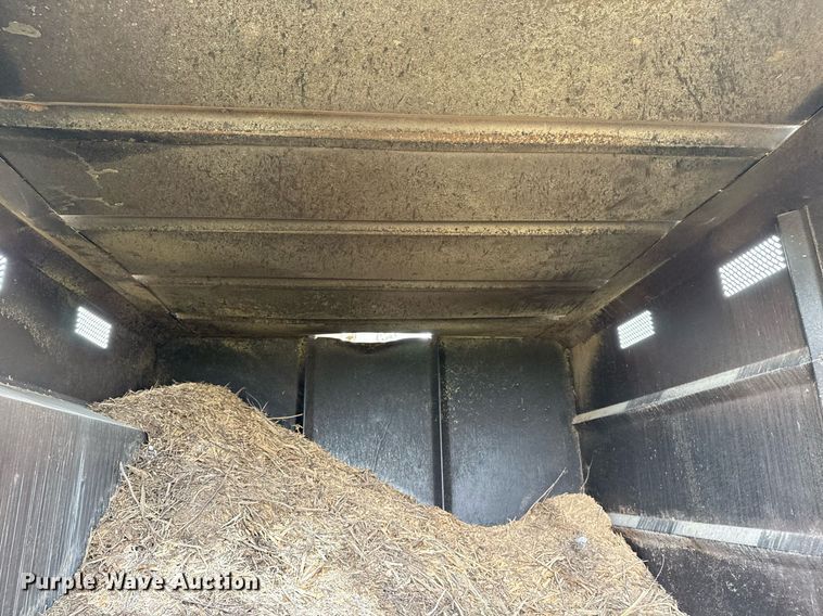 image for item DM5681 2009 International 4300 forestry bucket truck