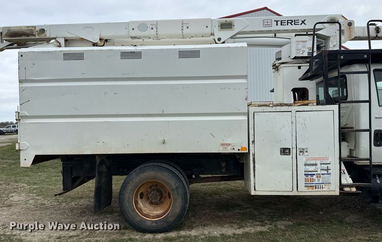 image for item DM5681 2009 International 4300 forestry bucket truck