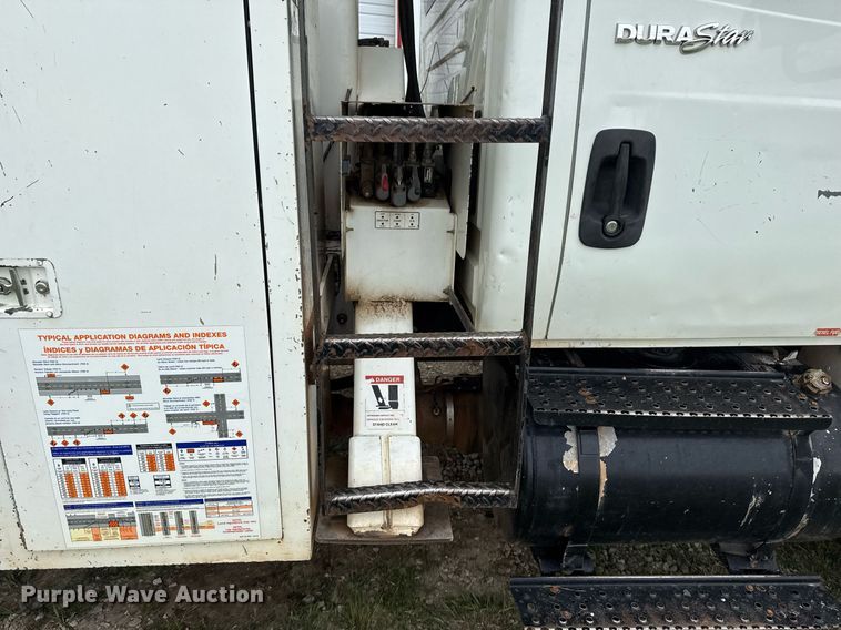 image for item DM5681 2009 International 4300 forestry bucket truck