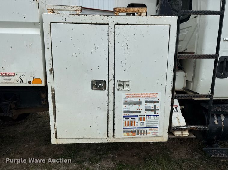 image for item DM5681 2009 International 4300 forestry bucket truck