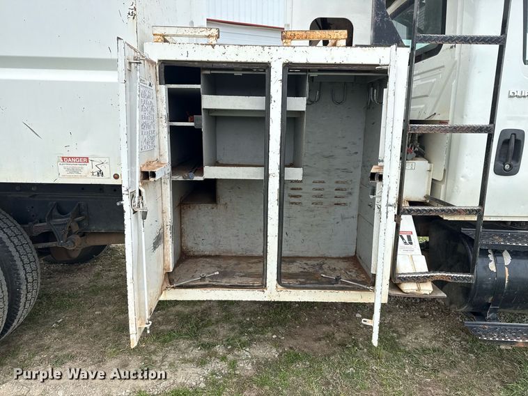 image for item DM5681 2009 International 4300 forestry bucket truck