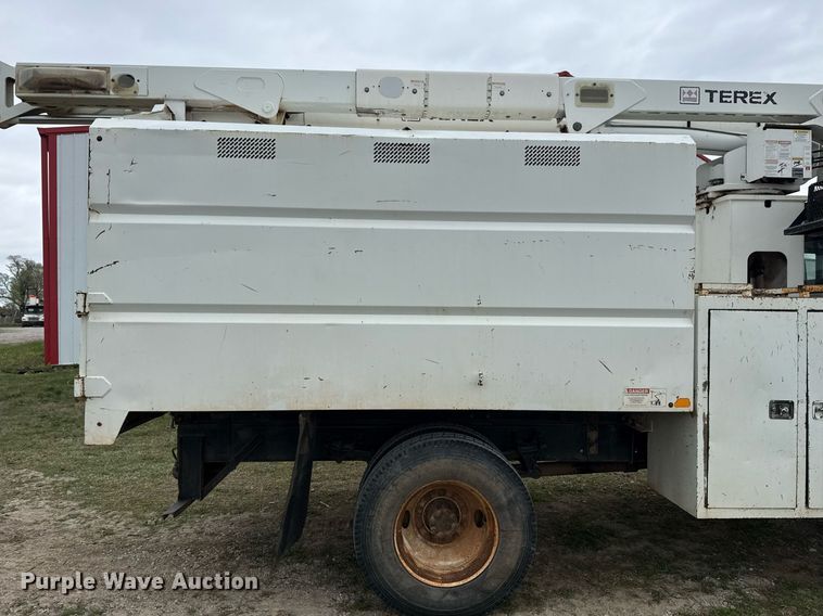 image for item DM5681 2009 International 4300 forestry bucket truck