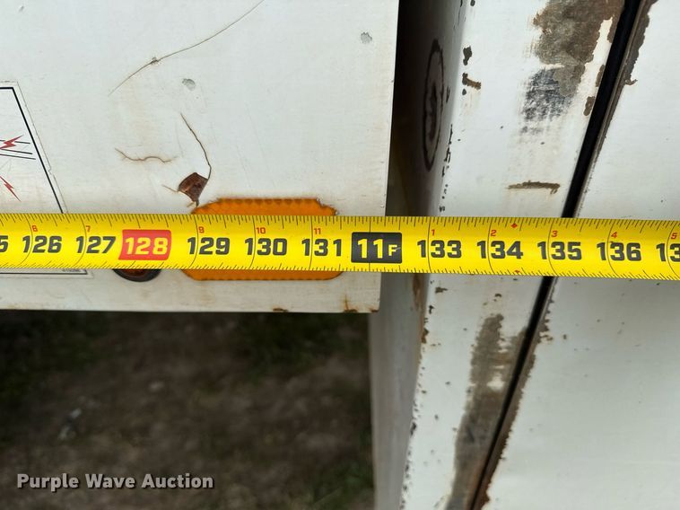 image for item DM5681 2009 International 4300 forestry bucket truck