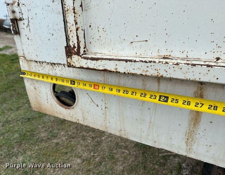 image for item DM5681 2009 International 4300 forestry bucket truck