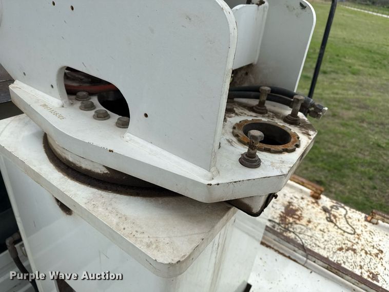 image for item DM5681 2009 International 4300 forestry bucket truck