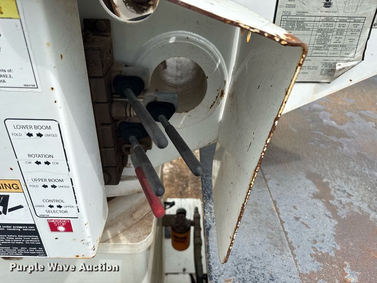 image for item DM5681 2009 International 4300 forestry bucket truck