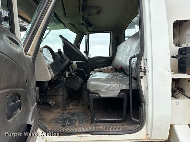 image for item DM5681 2009 International 4300 forestry bucket truck