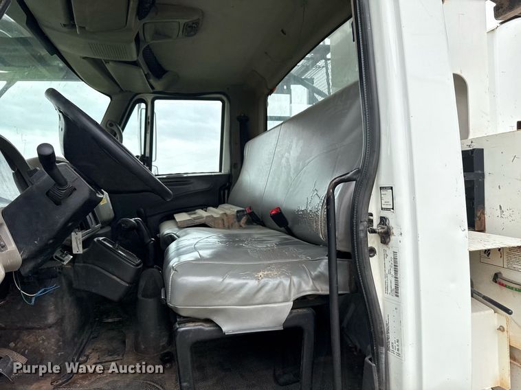 image for item DM5681 2009 International 4300 forestry bucket truck