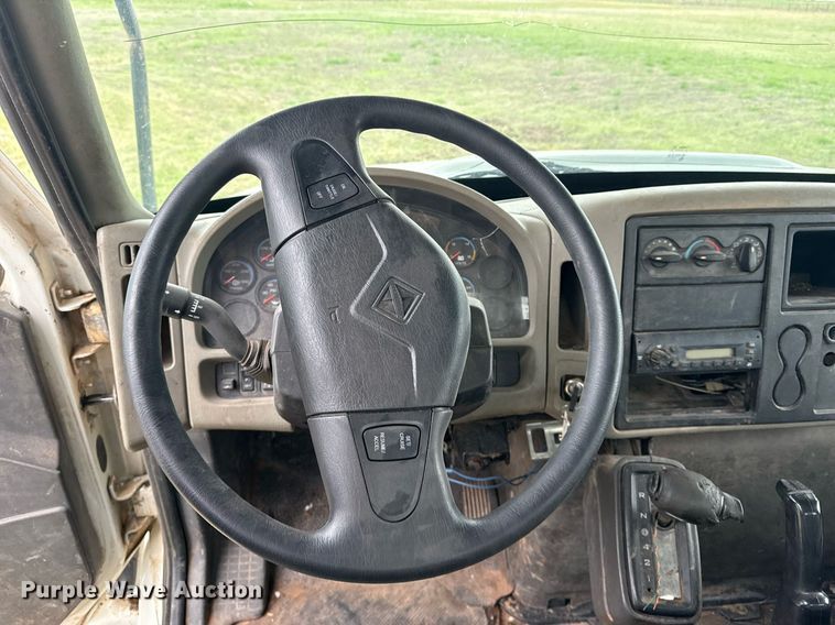 image for item DM5681 2009 International 4300 forestry bucket truck