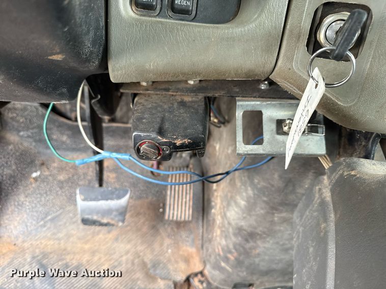 image for item DM5681 2009 International 4300 forestry bucket truck