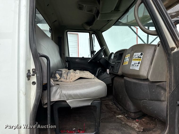 image for item DM5681 2009 International 4300 forestry bucket truck