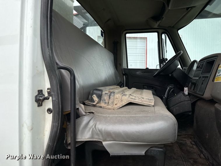 image for item DM5681 2009 International 4300 forestry bucket truck