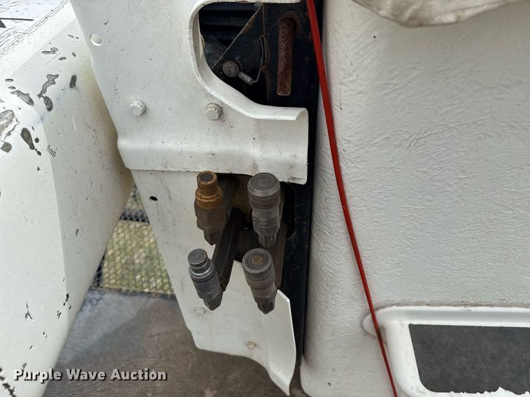 image for item DM5681 2009 International 4300 forestry bucket truck