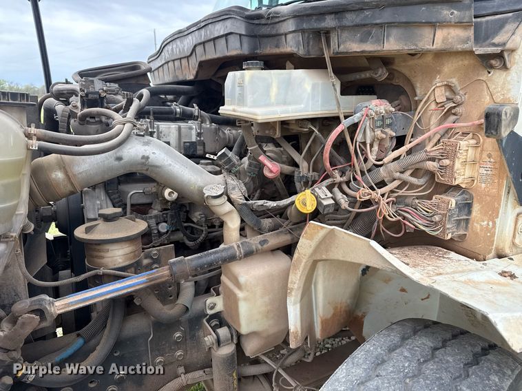 image for item DM5681 2009 International 4300 forestry bucket truck