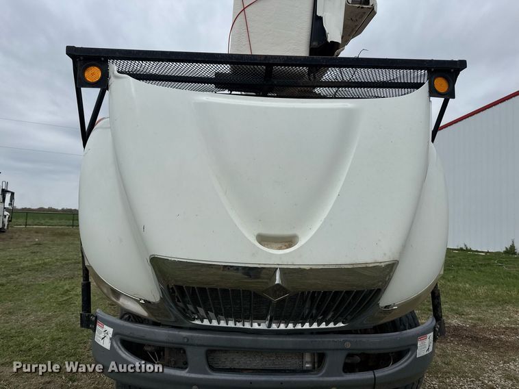 image for item DM5681 2009 International 4300 forestry bucket truck