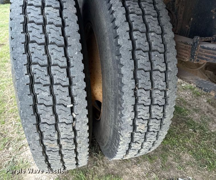 image for item DM5681 2009 International 4300 forestry bucket truck