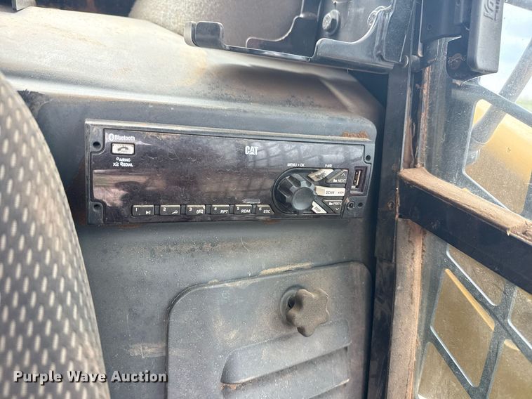 image for item DM5690 2020 Caterpillar 299D3 XE tracked skid steer loader