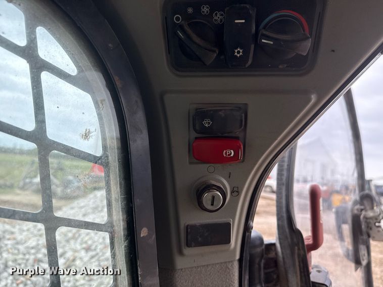 image for item DM5695 2021 Caterpillar 299D3 XE tracked skid steer loader