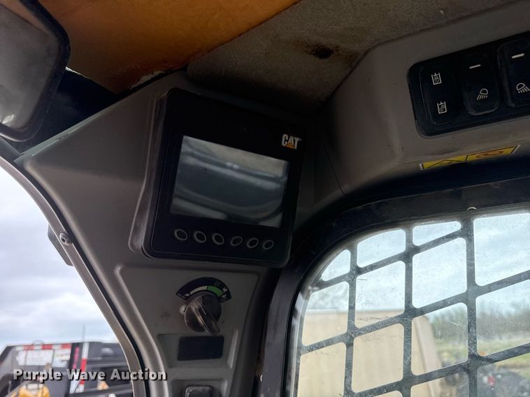 image for item DM5695 2021 Caterpillar 299D3 XE tracked skid steer loader