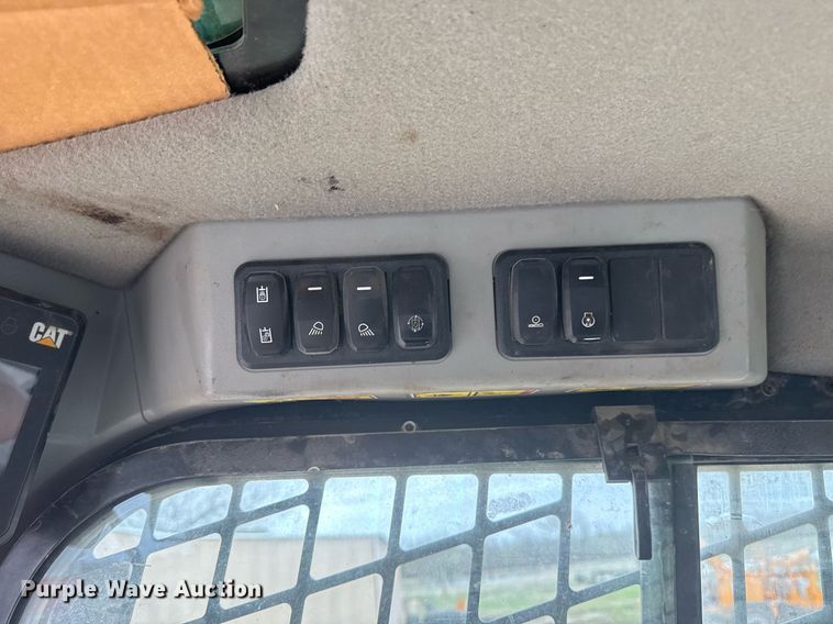 image for item DM5695 2021 Caterpillar 299D3 XE tracked skid steer loader