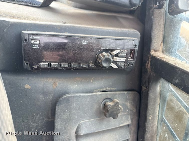 image for item DM5695 2021 Caterpillar 299D3 XE tracked skid steer loader