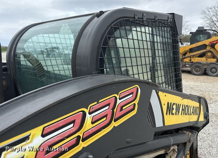 image for item DM5696 2012 New Holland C232 tracked skid steer loader