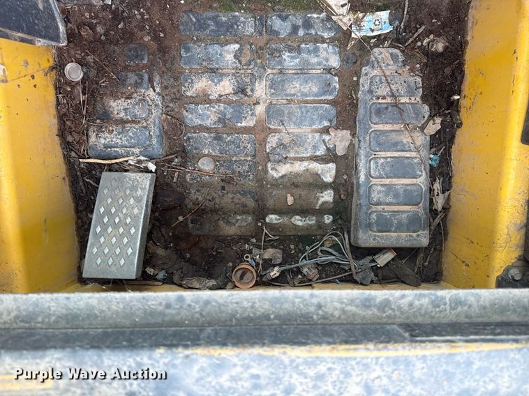 image for item DM5696 2012 New Holland C232 tracked skid steer loader