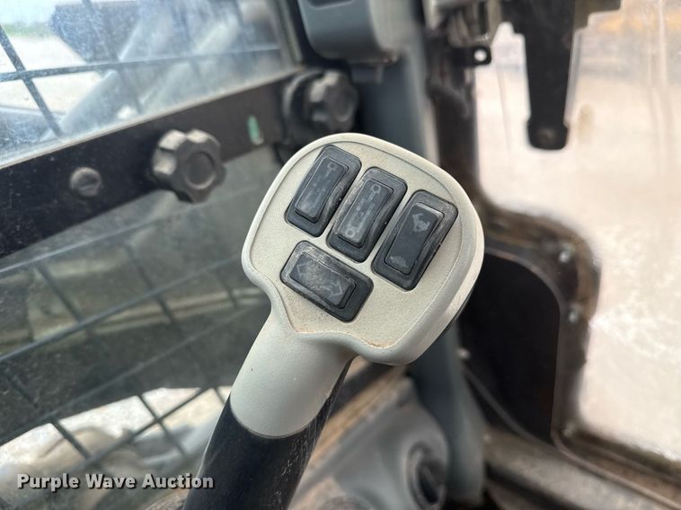 image for item DM5696 2012 New Holland C232 tracked skid steer loader