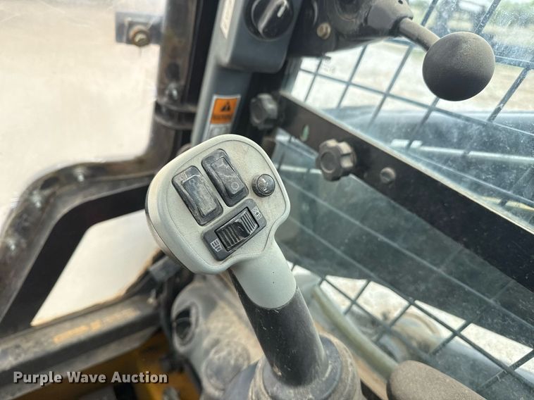 image for item DM5696 2012 New Holland C232 tracked skid steer loader