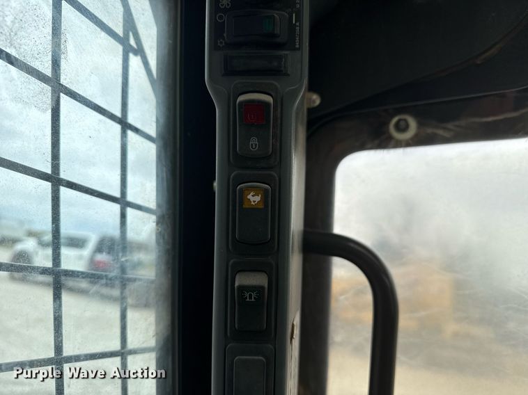 image for item DM5696 2012 New Holland C232 tracked skid steer loader