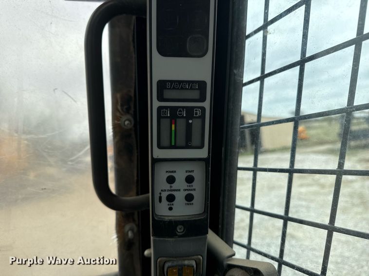 image for item DM5696 2012 New Holland C232 tracked skid steer loader