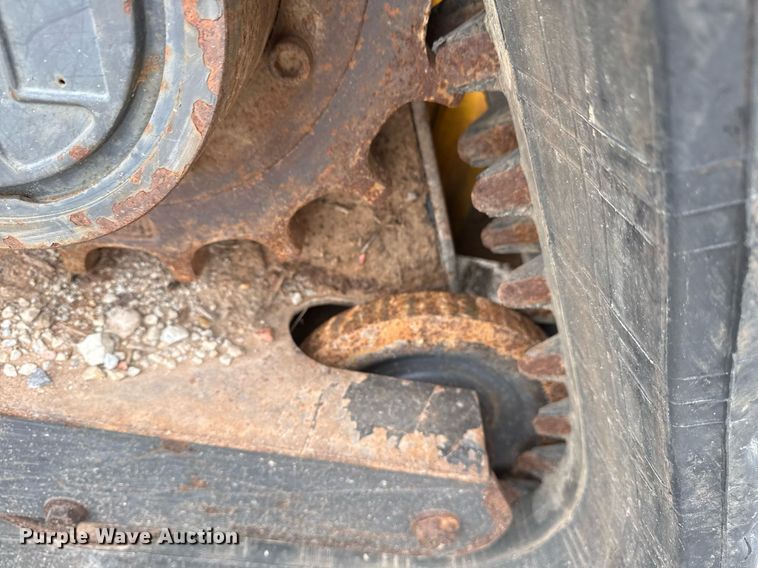 image for item DM5696 2012 New Holland C232 tracked skid steer loader