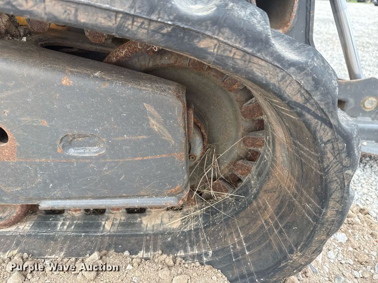 image for item DM5696 2012 New Holland C232 tracked skid steer loader