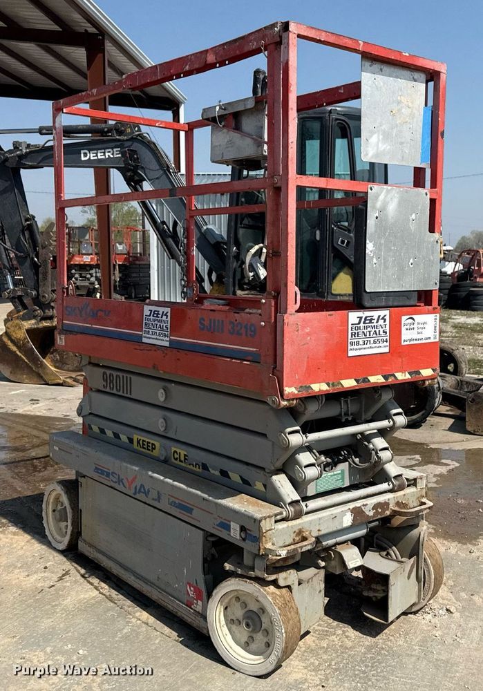 image for item DM5703 2007 Skyjack SJIII 3219 scissor lift