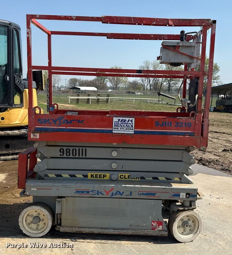 image for item DM5703 2007 Skyjack SJIII 3219 scissor lift