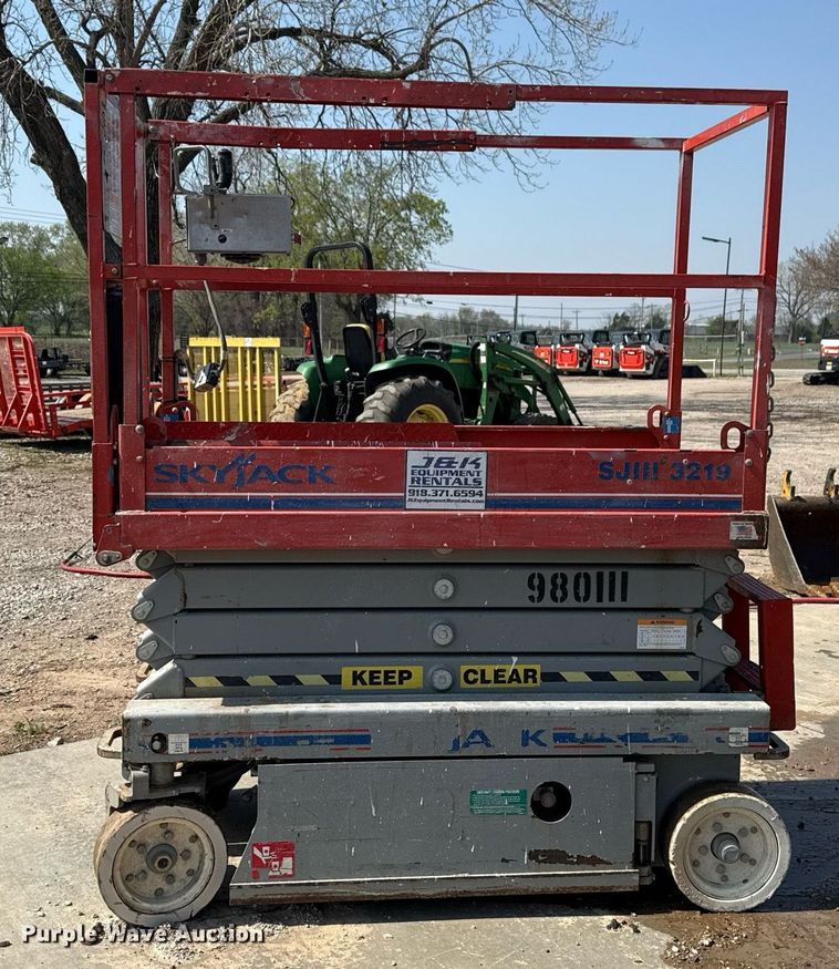 image for item DM5703 2007 Skyjack SJIII 3219 scissor lift