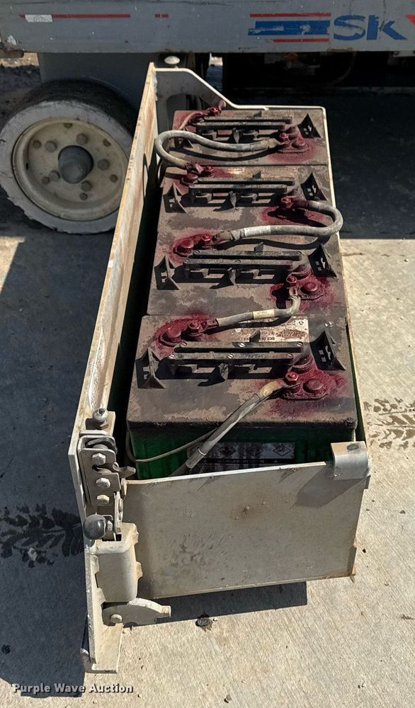 image for item DM5703 2007 Skyjack SJIII 3219 scissor lift