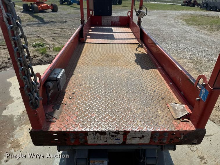 image for item DM5703 2007 Skyjack SJIII 3219 scissor lift