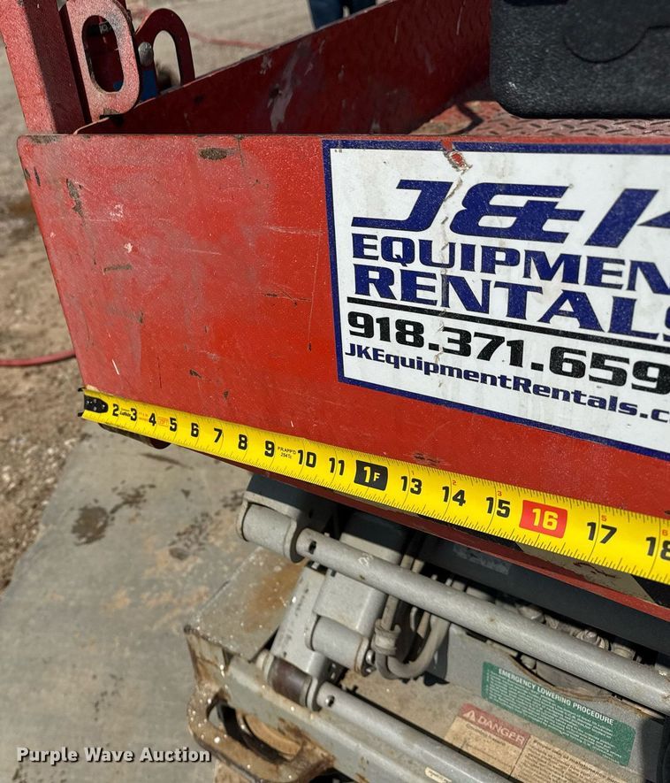 image for item DM5703 2007 Skyjack SJIII 3219 scissor lift