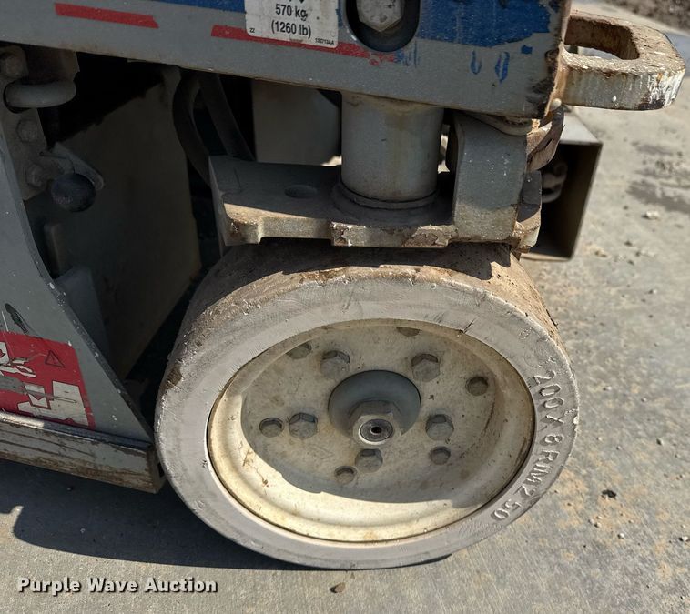 image for item DM5703 2007 Skyjack SJIII 3219 scissor lift